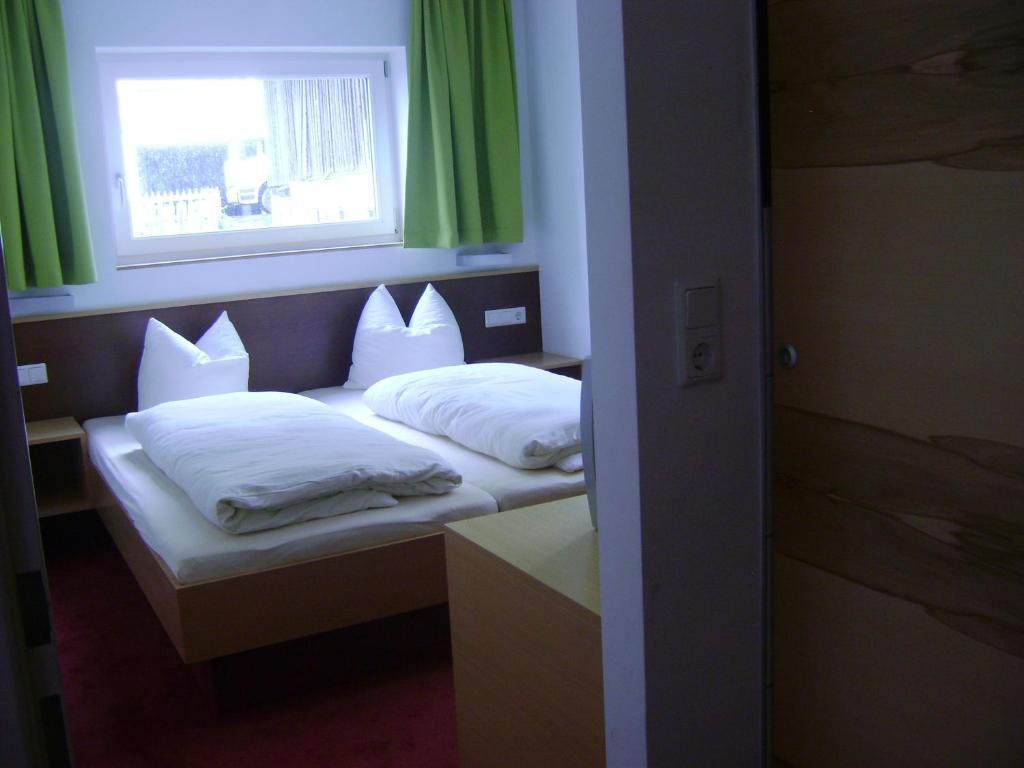 Almandin Apartments Ишгъл Стая снимка