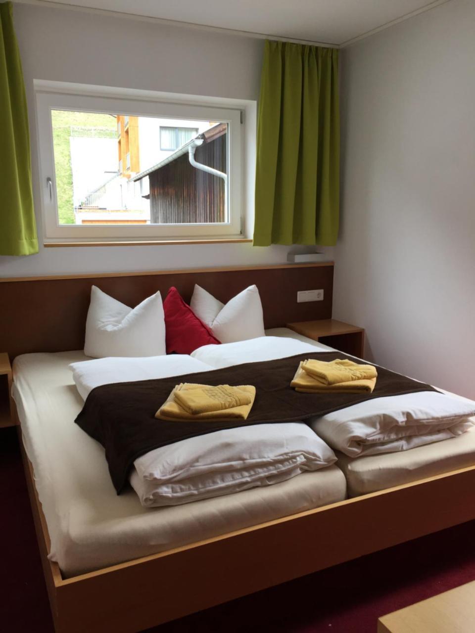 Almandin Apartments Ишгъл Екстериор снимка