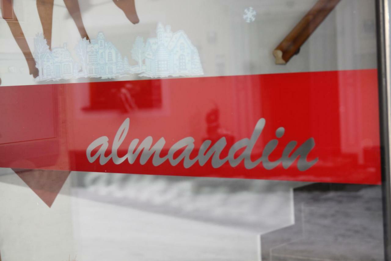 Almandin Apartments Ишгъл Екстериор снимка